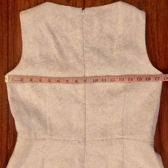 Vintage Tahari Gold Champagne Dress Size 8 - Picture 9 of 9